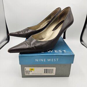 Nine West Dark Brown Heels Size 9 (WNMOONEYM)